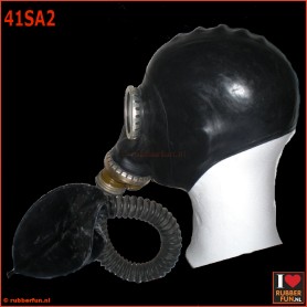 GP5 gas mask rebreather set 2 - black mask + bag and fixed hose - rubberfun.nl [art.no. 41SA2]
