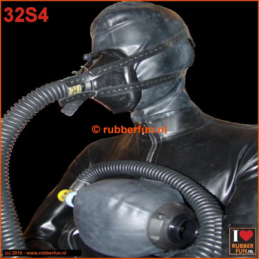 Anaesthesia mask set 4A (mask, straps, air hose and SR ambu bag) - rubberfun.nl [art.no. 32S4]