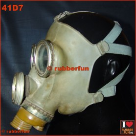 M1M gas mask - used