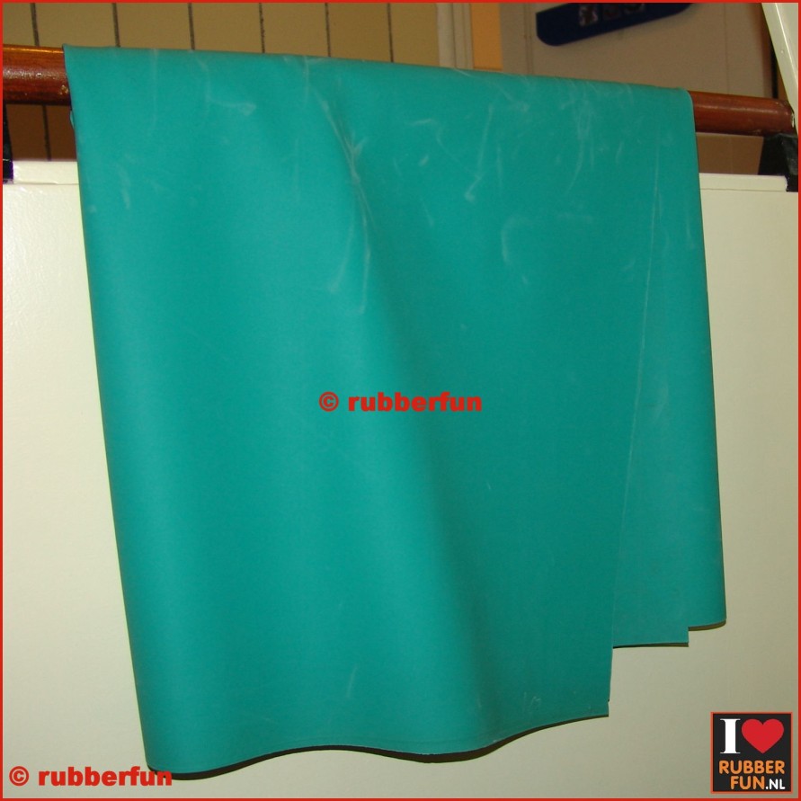 Rubber sheeting - medical green - mack. rubber - 90 and 120 cm wide - 0.50 mm thick.