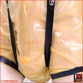 Rubber diaper pants with crotch straps